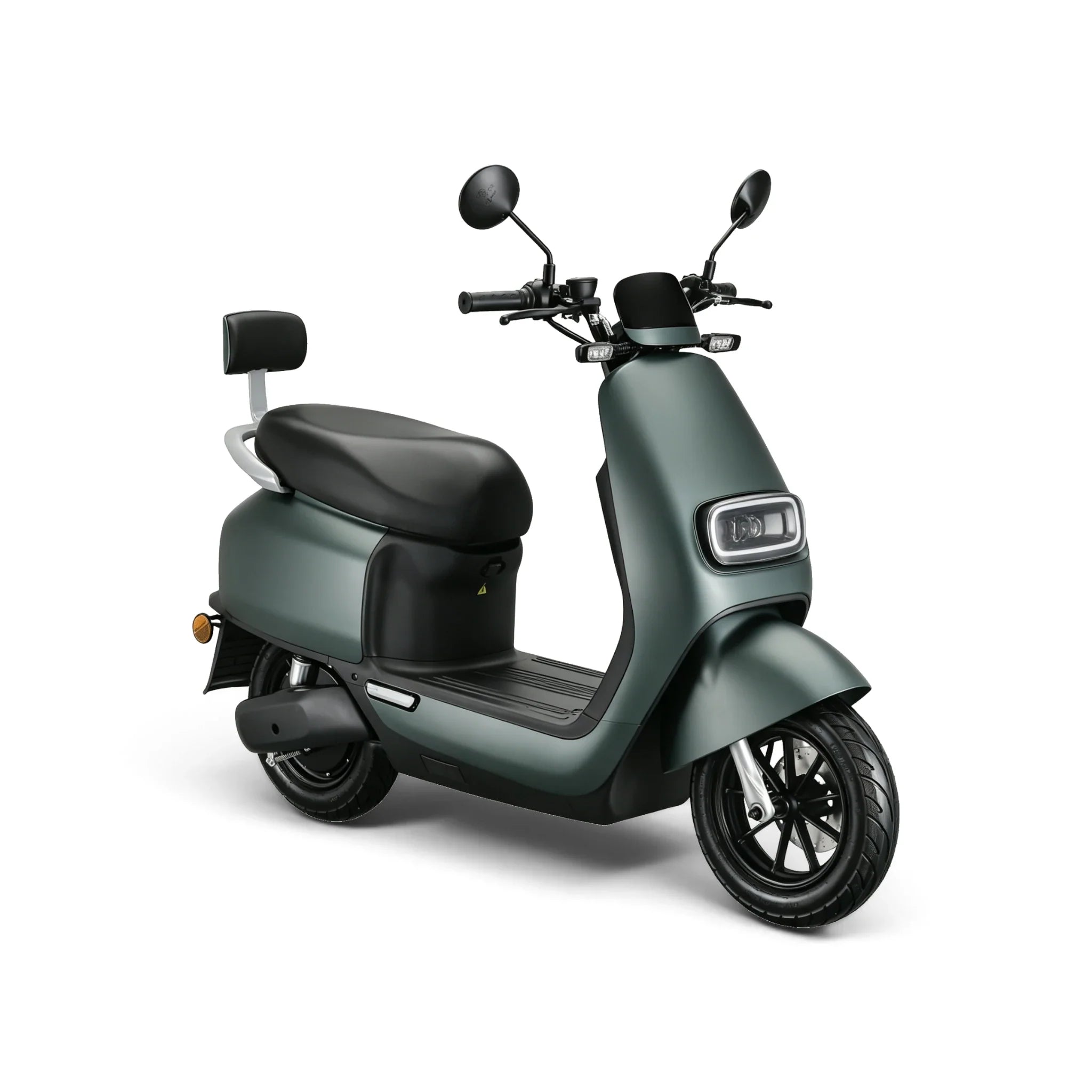 IVA E-GO S1 Matgroen elektrische scooter schuin vooraanzicht met LED-koplamp